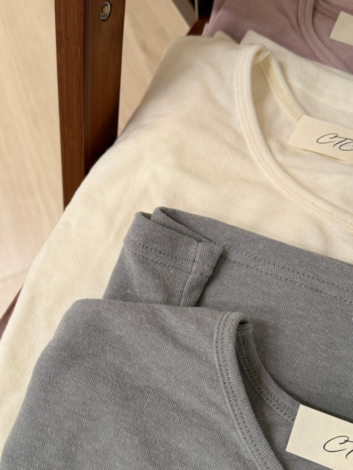 [買一送一] 羊毛棉天絲圓領tee