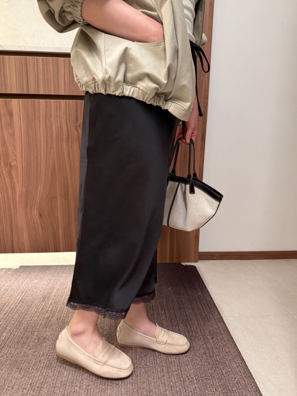 直筒型Satin Skirt