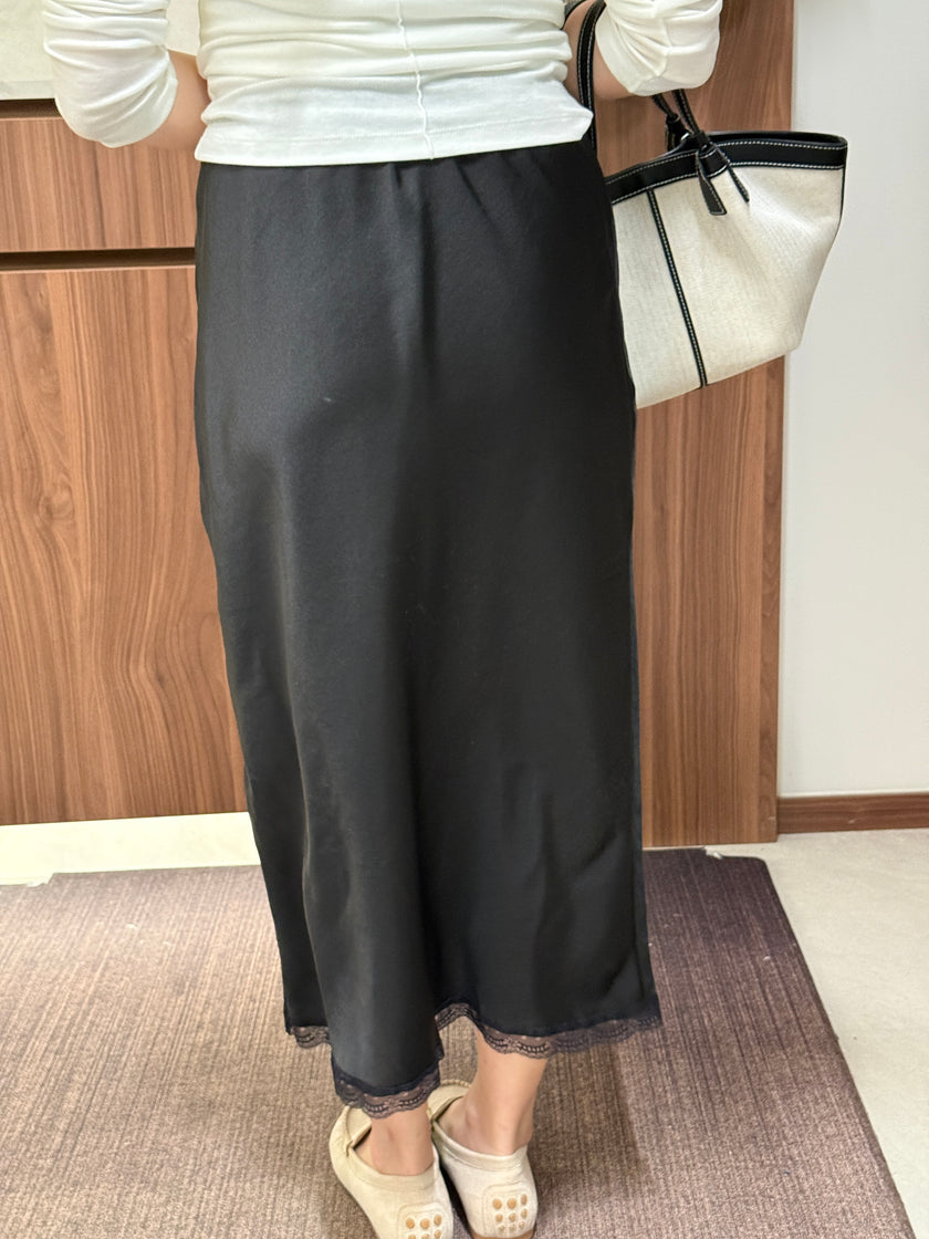 直筒型Satin Skirt