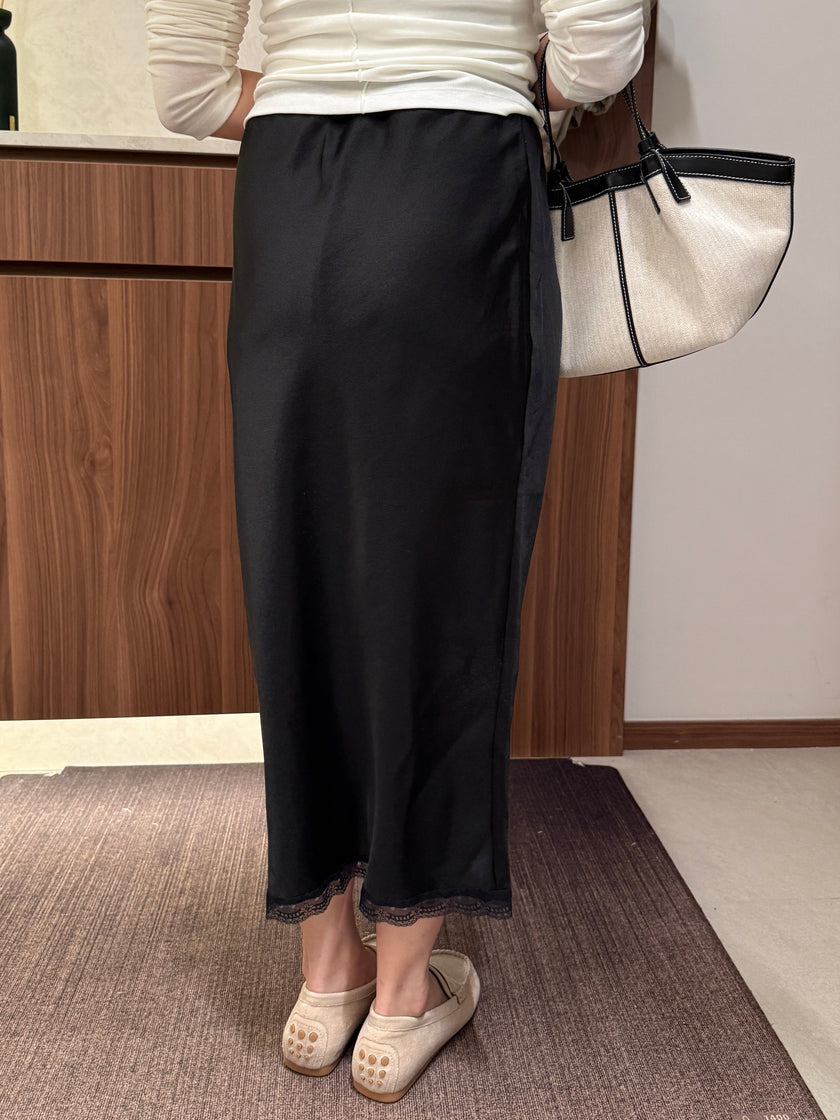直筒型Satin Skirt