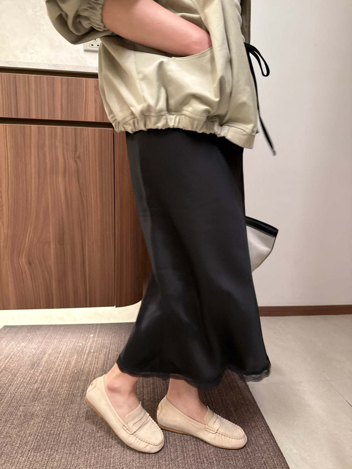 直筒型Satin Skirt