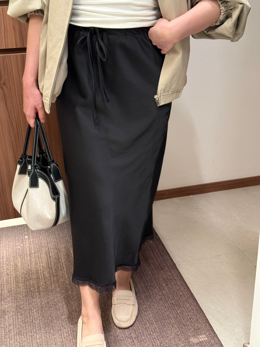 直筒型Satin Skirt